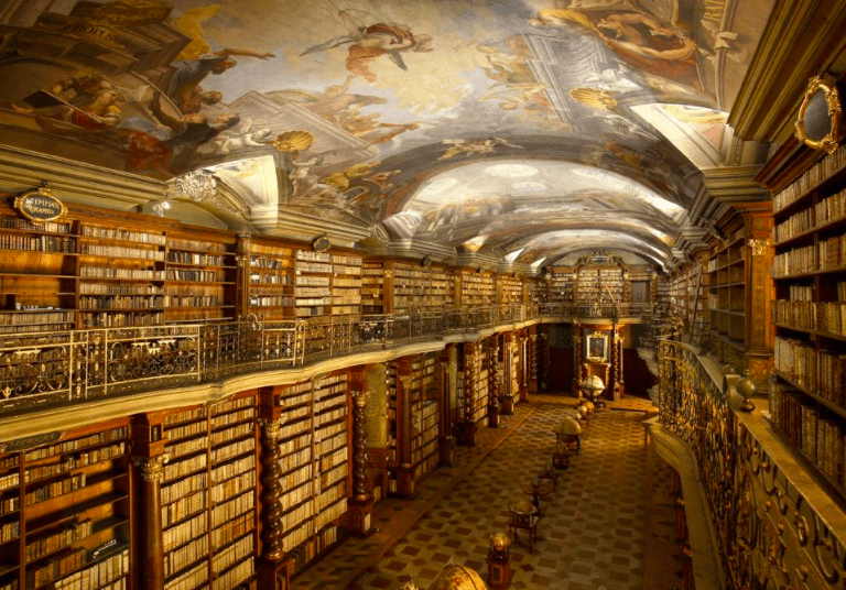 Samaya krasivaya biblioteka v mire nakhoditsya v Prage, Cheshskaya Respublika